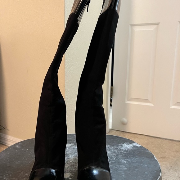 Tahari KAT high heeled boots - very gently used. - Picture 3 of 5